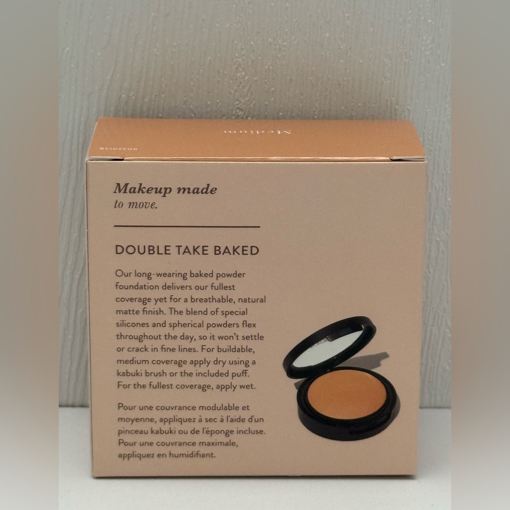 Laura Geller Double Take Baked Versatile Powder Foundation Medium (0.35 Oz) - Picture 3 of 6
